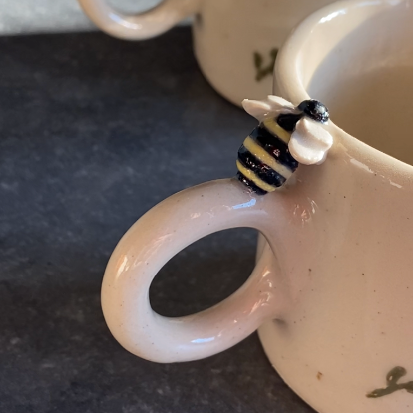 Handle bee