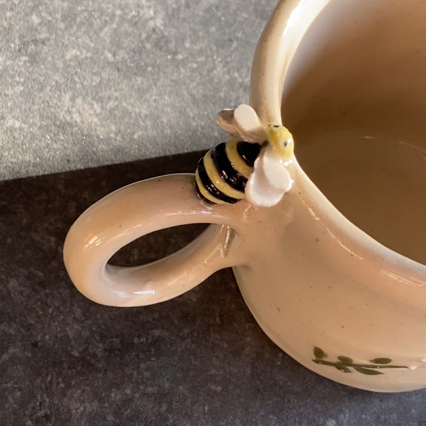 Handle bee